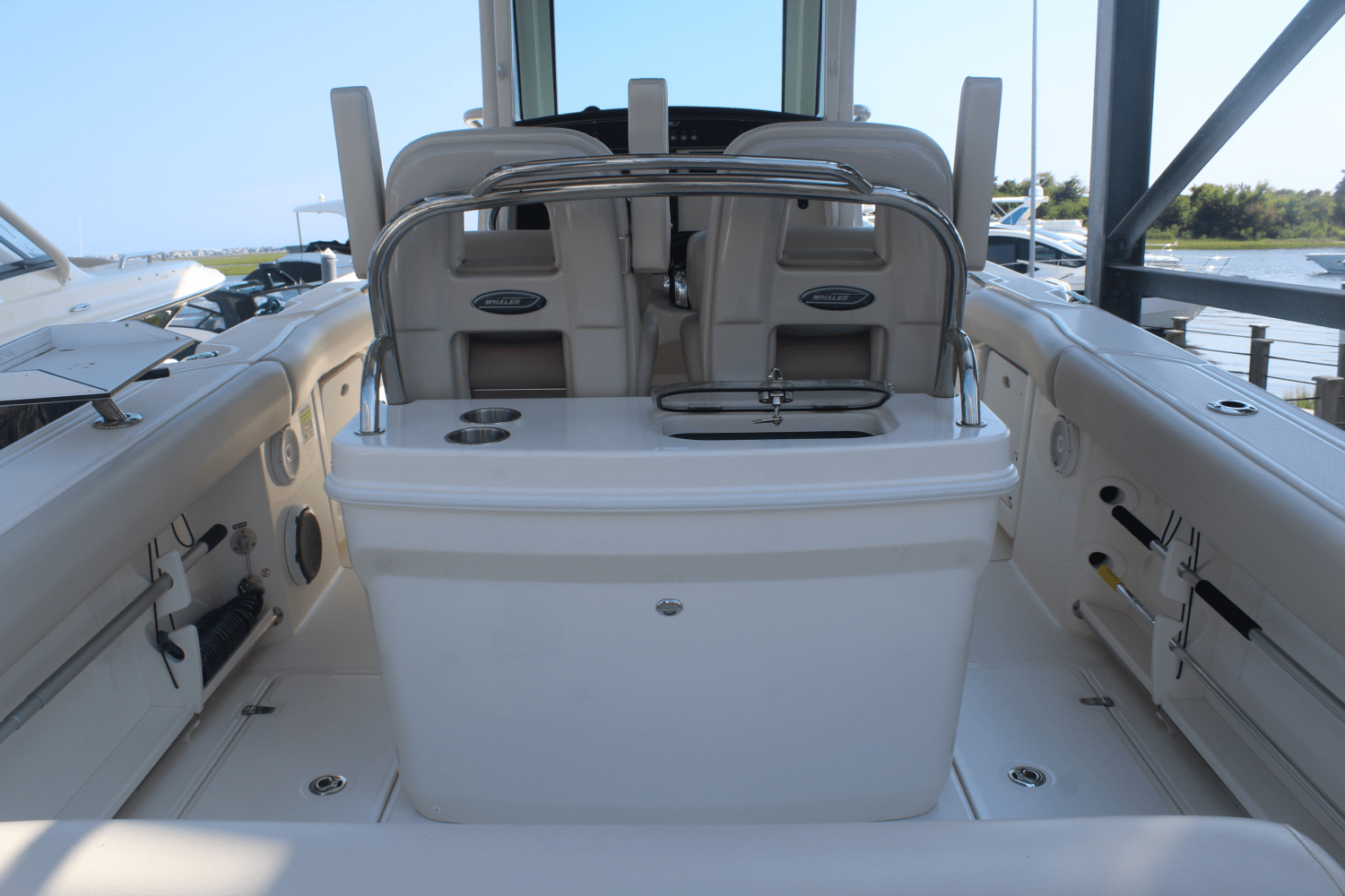 2020 Boston Whaler 250 OUTRAGE Image Thumbnail #24