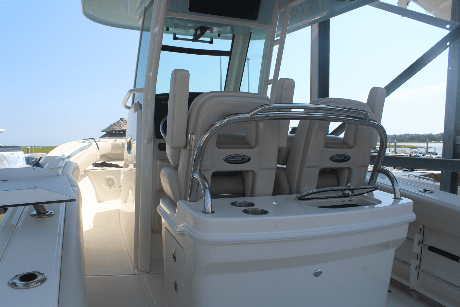2020 Boston Whaler 250 OUTRAGE Image Thumbnail #25
