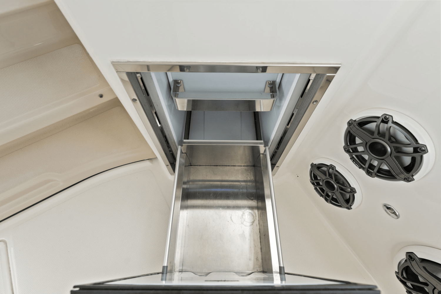 2021 Boston Whaler 350 REALM Image Thumbnail #40