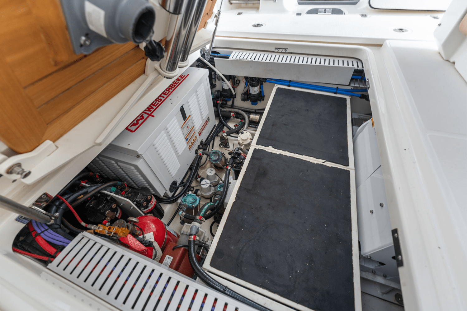 2021 Boston Whaler 350 REALM Image Thumbnail #48