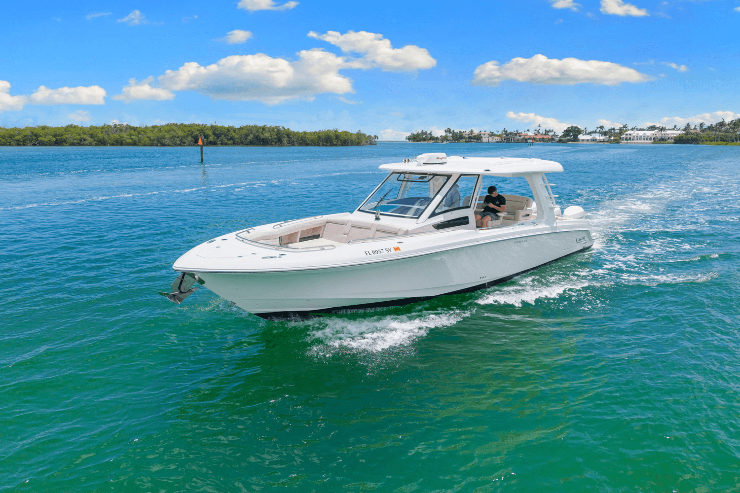 2021 Boston Whaler 350 REALM Image Thumbnail #10