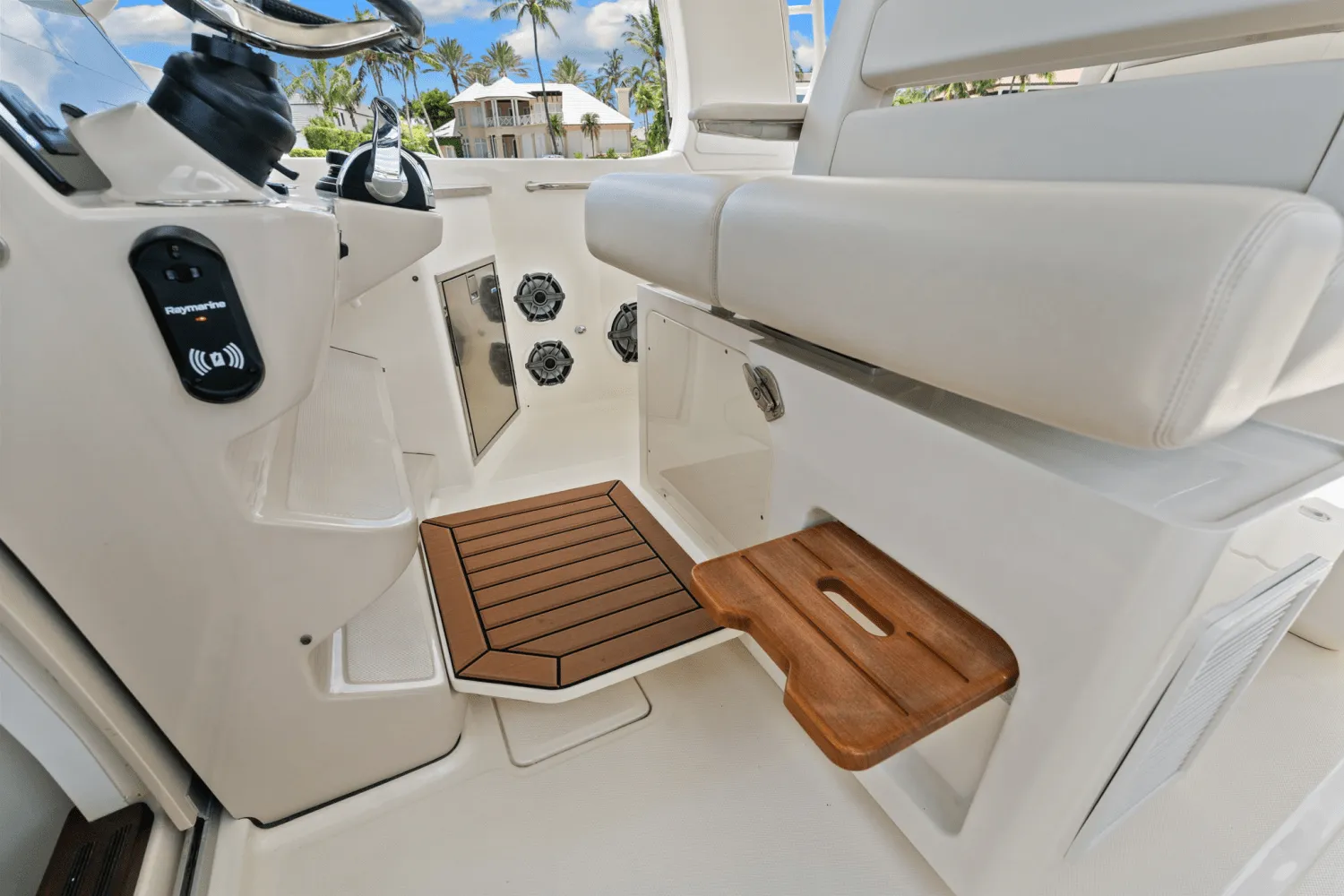 2021 Boston Whaler 350 REALM Image Thumbnail #27