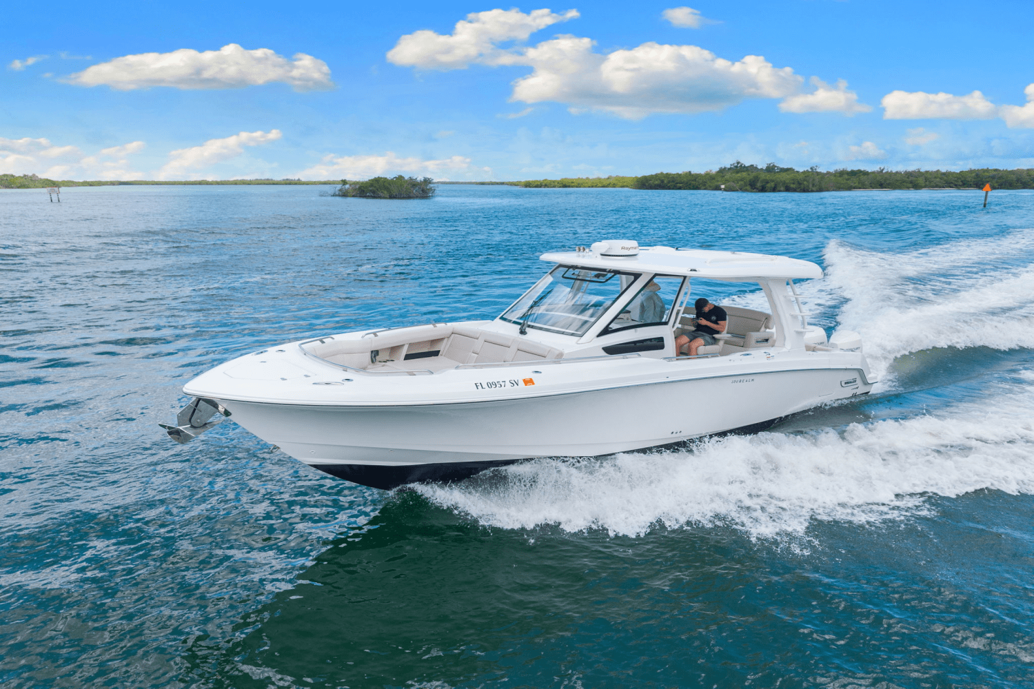 2021 Boston Whaler 350 REALM Image Thumbnail #9