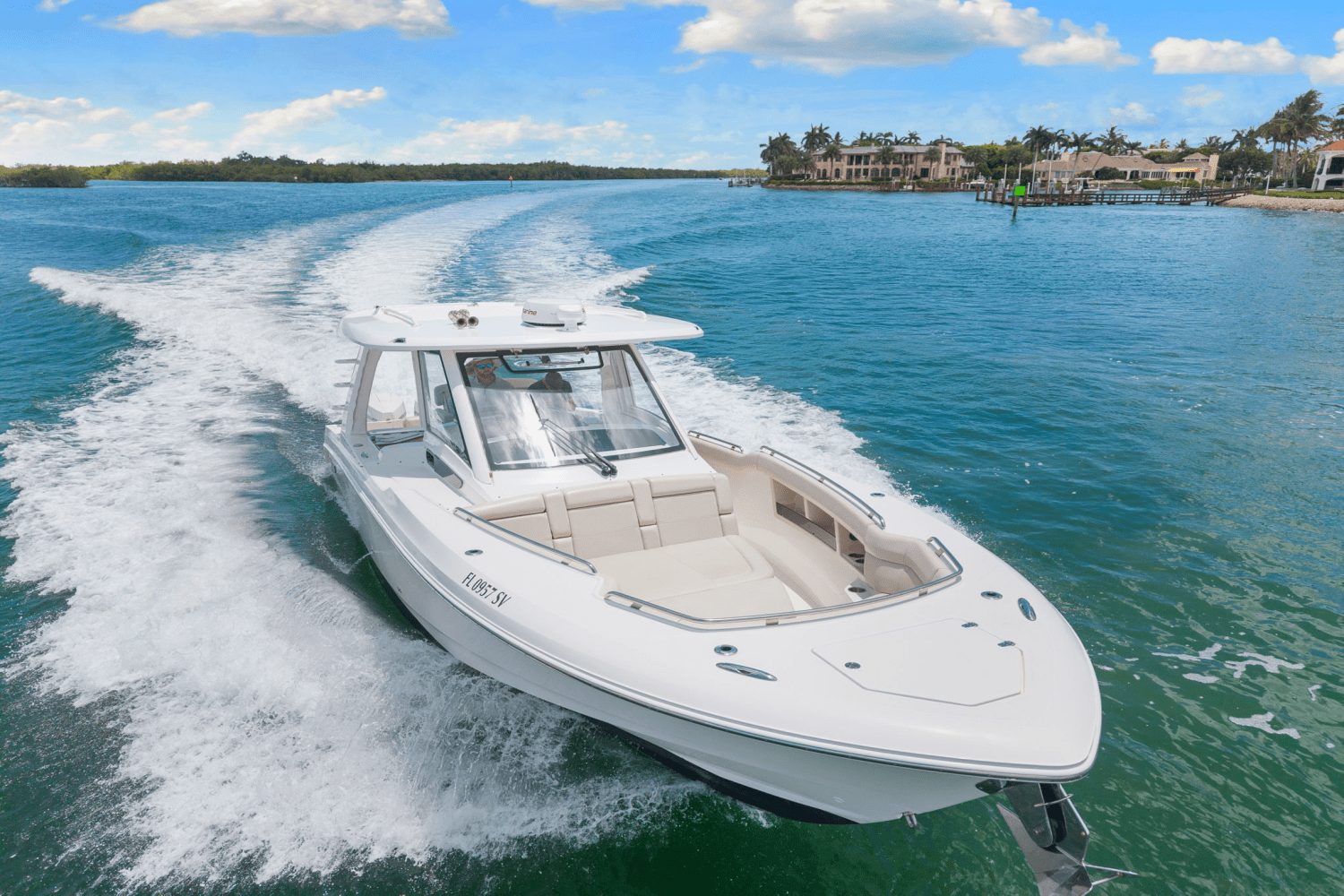 2021 Boston Whaler 350 REALM Image Thumbnail #4