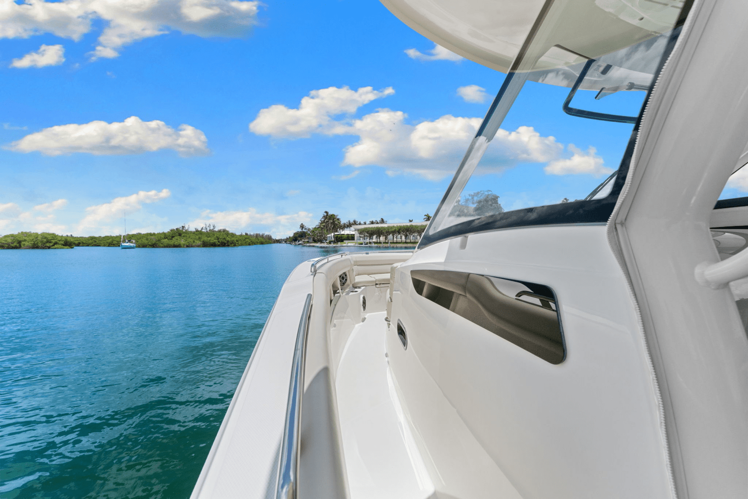 2021 Boston Whaler 350 REALM Image Thumbnail #25