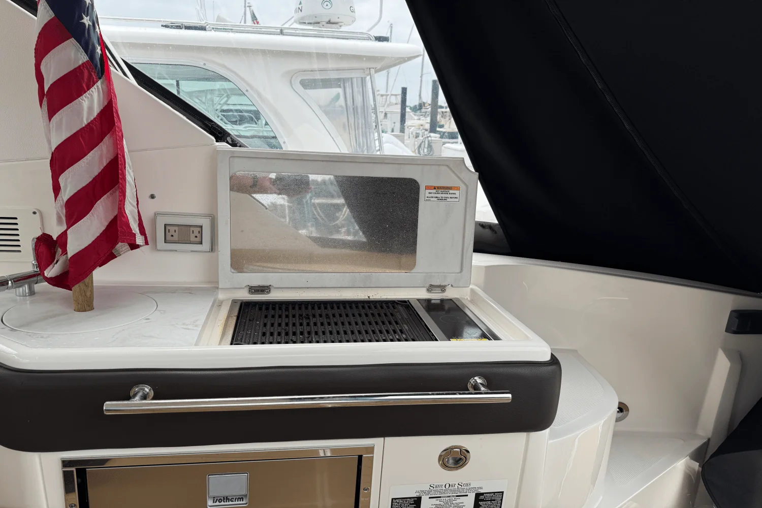 2023 Sea Ray 320 SUNDANCER OUTBOARD Image Thumbnail #11