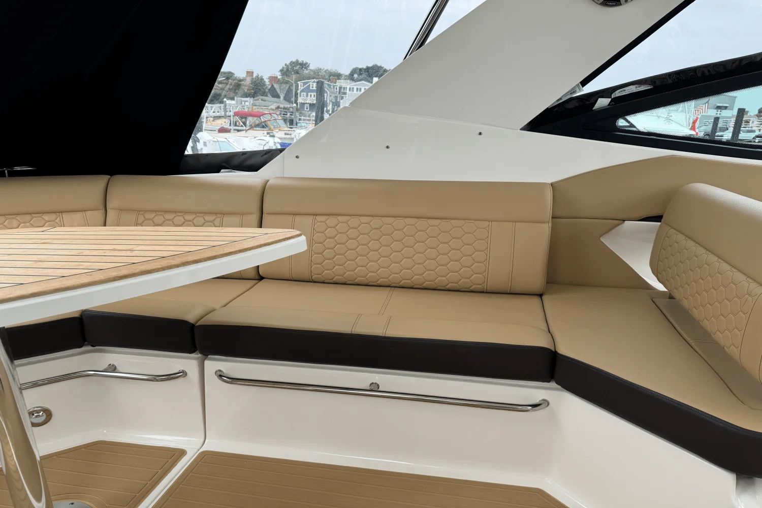 2023 Sea Ray 320 SUNDANCER OUTBOARD Image Thumbnail #10