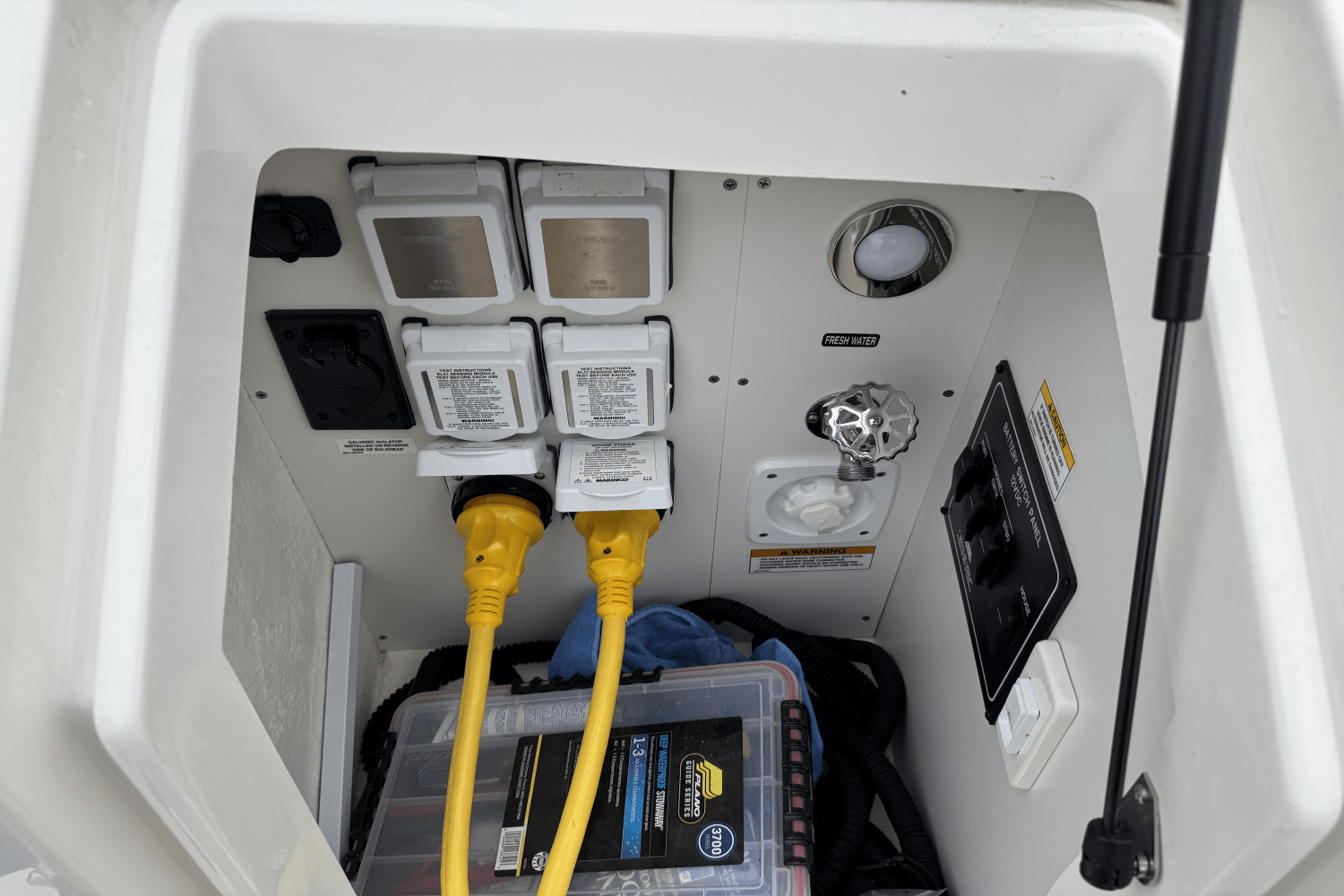 2023 Sea Ray 320 SUNDANCER Image Thumbnail #18
