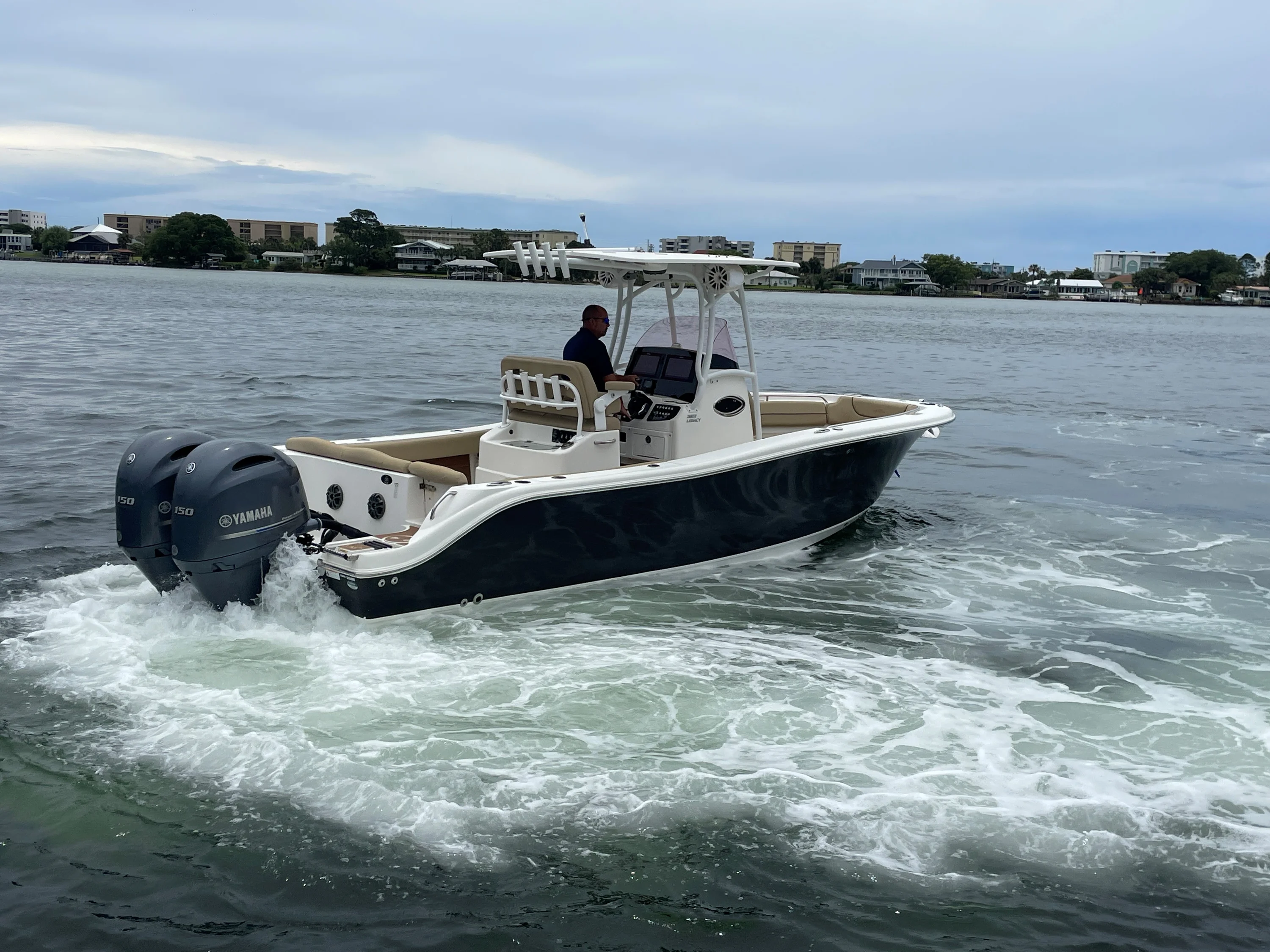 2019 NauticStar 2602 LEGACY Image Thumbnail #1