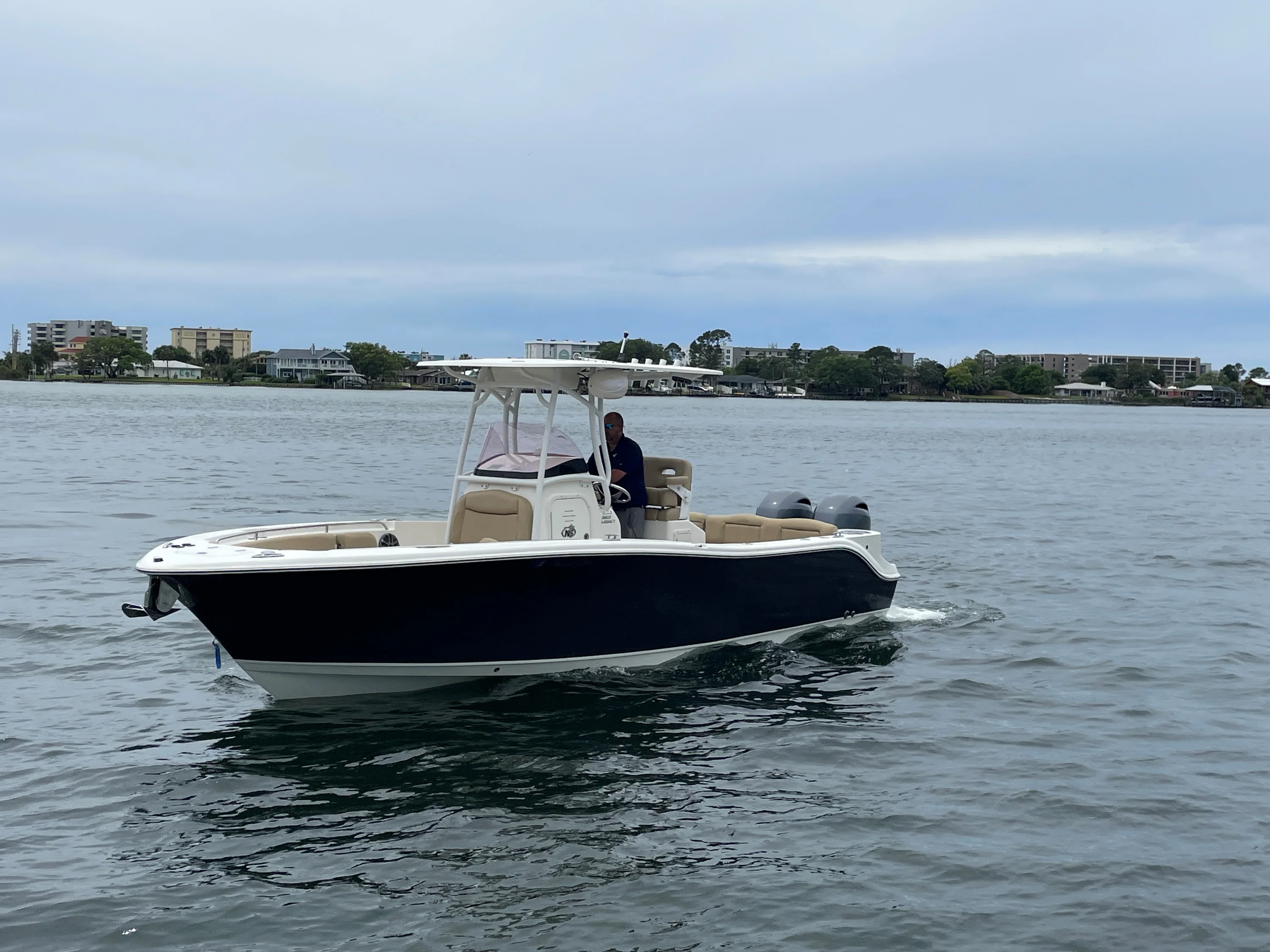 2019 NauticStar 2602 LEGACY Image Thumbnail #2