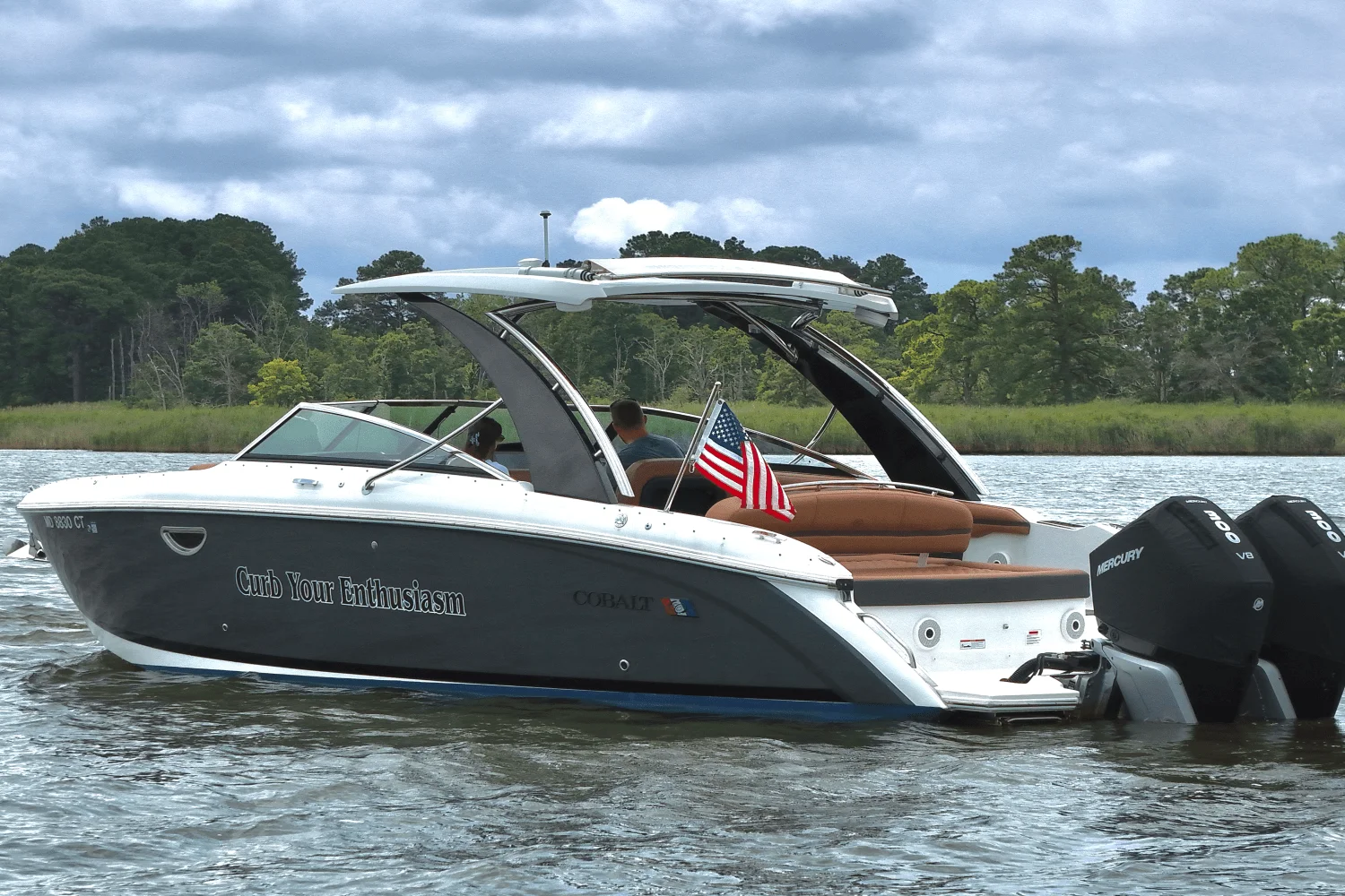 2023 Cobalt 30SC Outboard Image Thumbnail #3