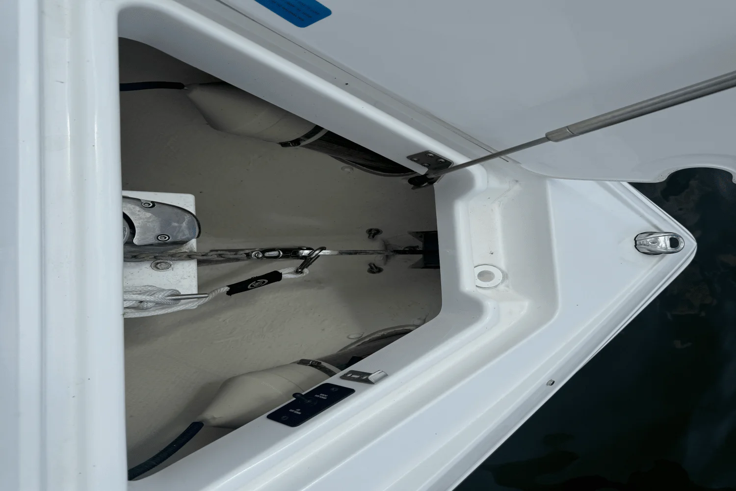 2023 Cobalt 30SC Outboard Image Thumbnail #27