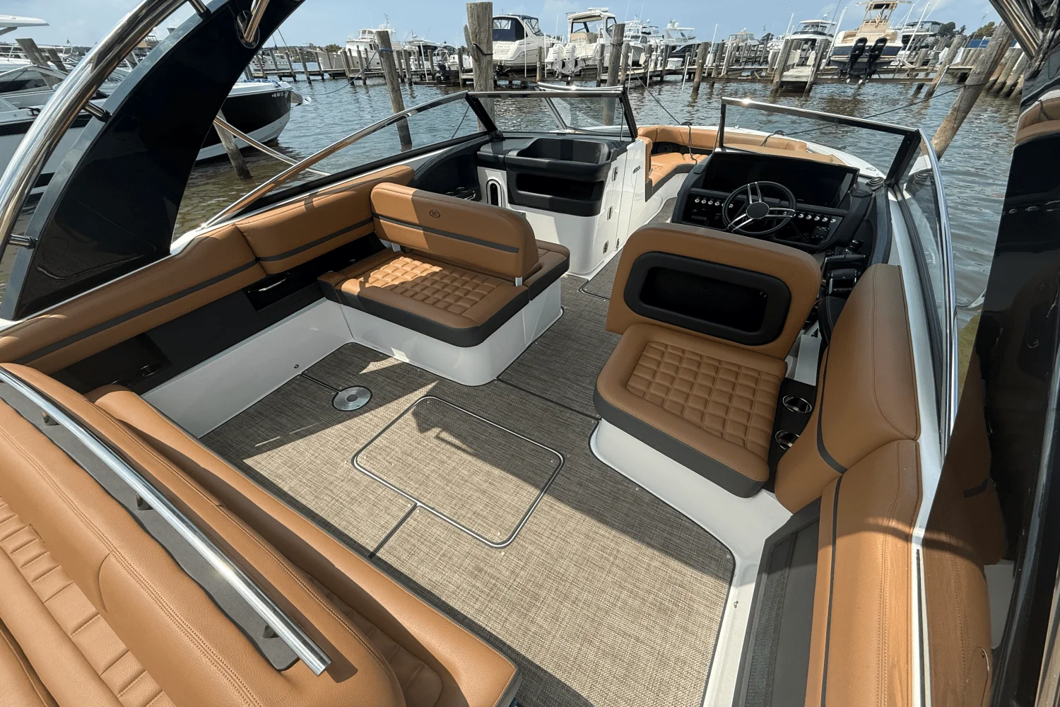 2023 Cobalt 30SC Outboard Image Thumbnail #14