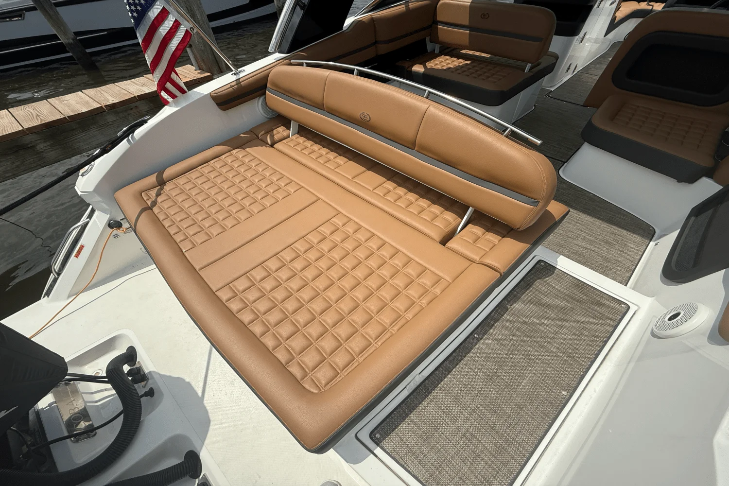 2023 Cobalt 30SC Outboard Image Thumbnail #13