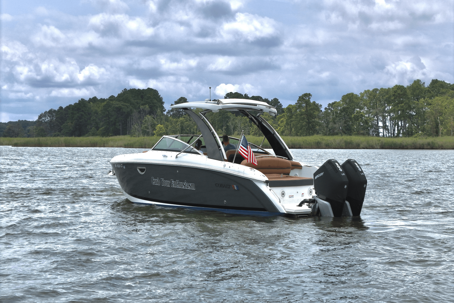 2023 Cobalt 30SC Outboard Image Thumbnail #2