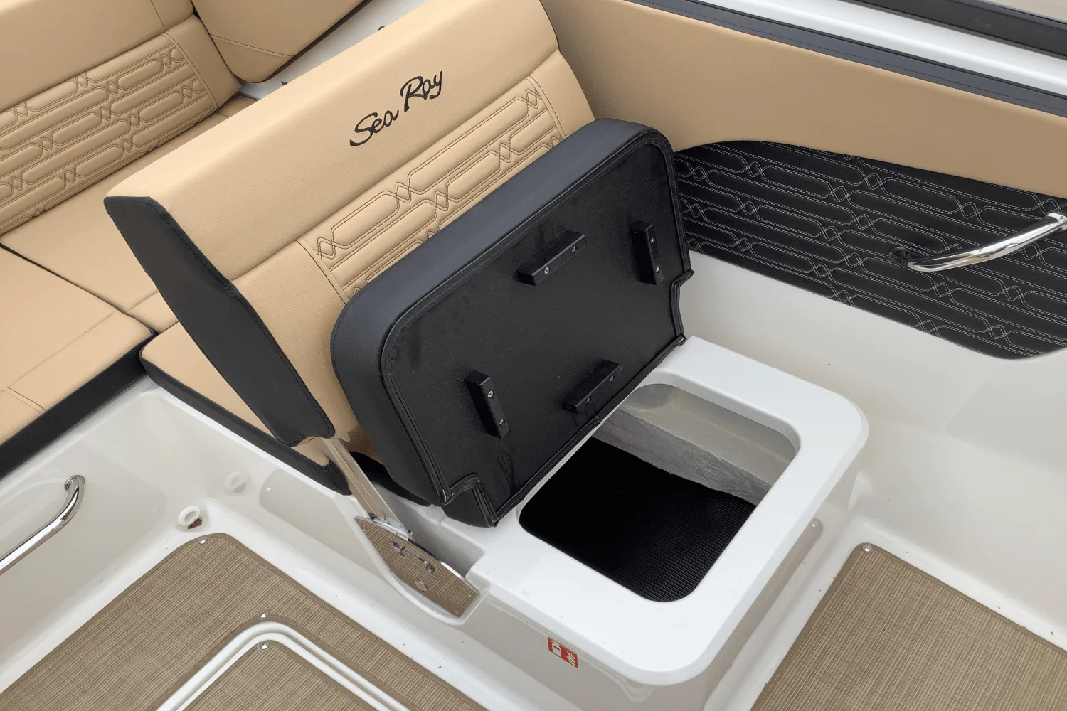 2025 Sea Ray SPX 190 Image Thumbnail #17