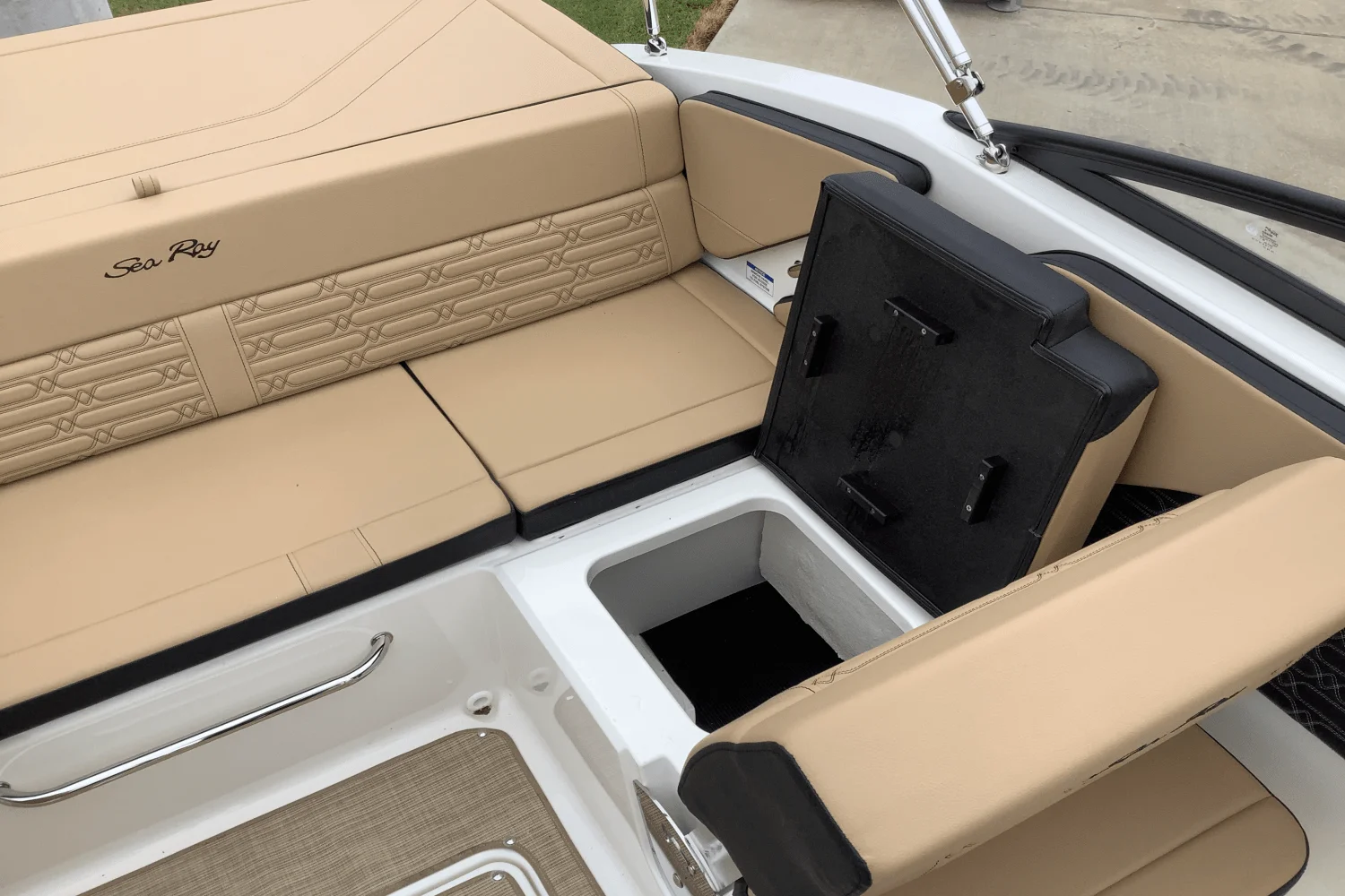 2025 Sea Ray SPX 190 Image Thumbnail #18