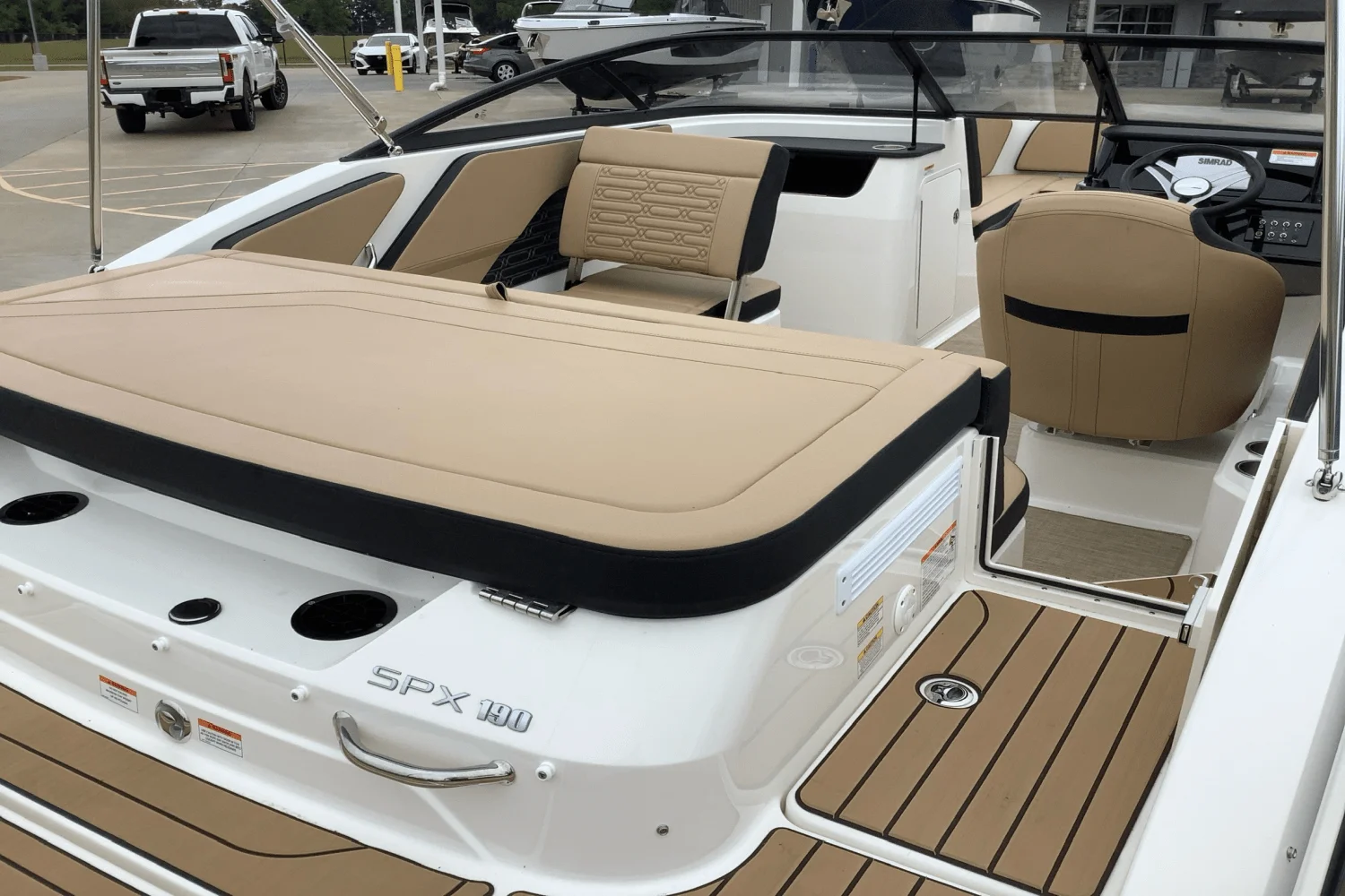 2025 Sea Ray SPX 190 Image Thumbnail #8