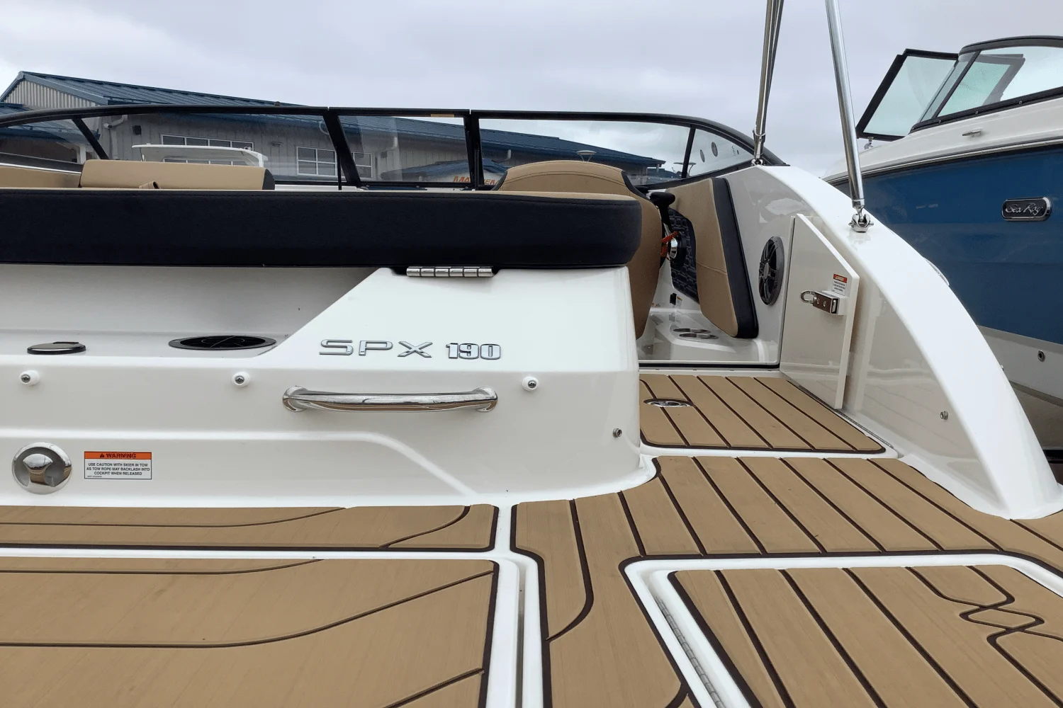 2025 Sea Ray SPX 190 Image Thumbnail #5