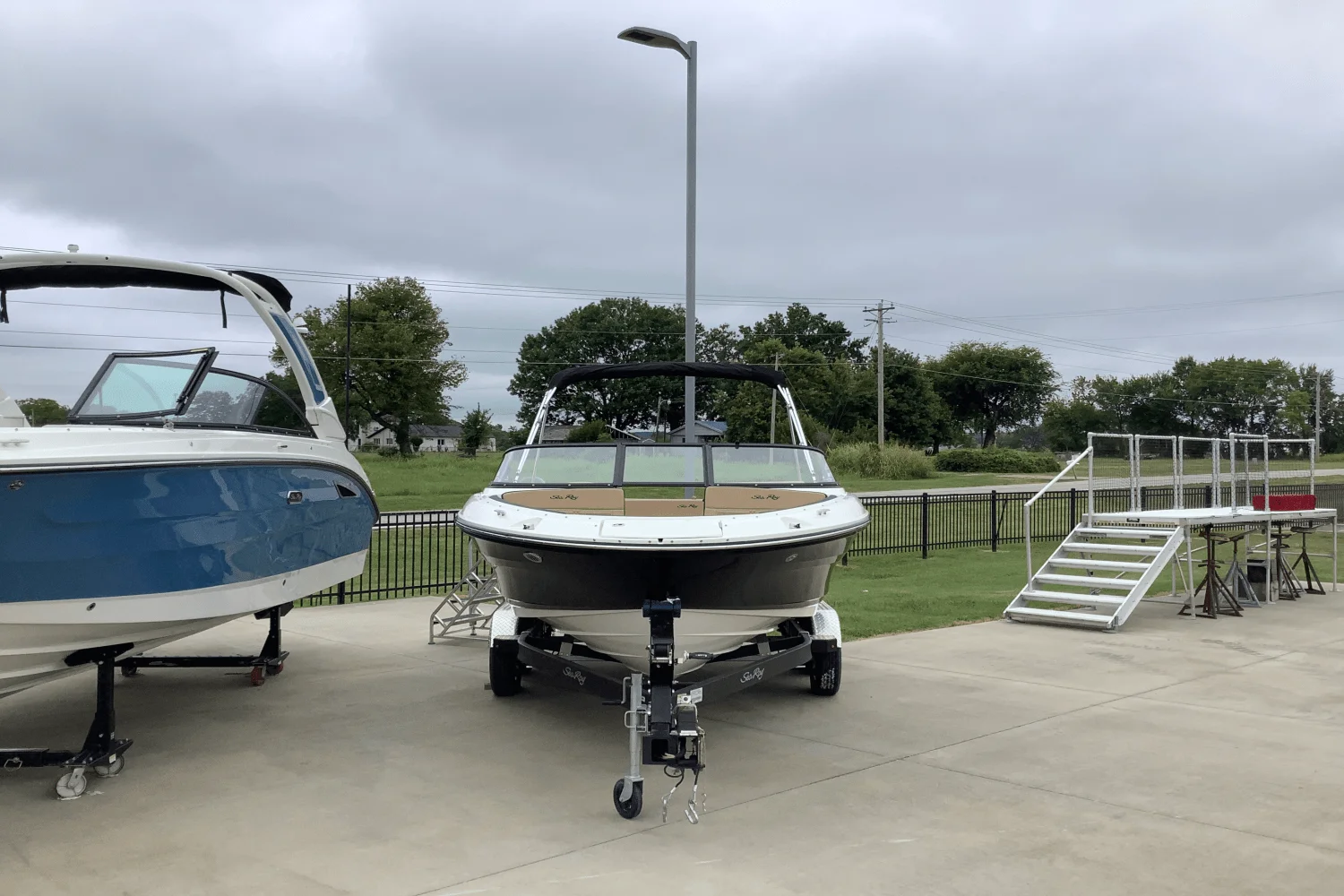 2025 Sea Ray SPX 190 Image Thumbnail #1