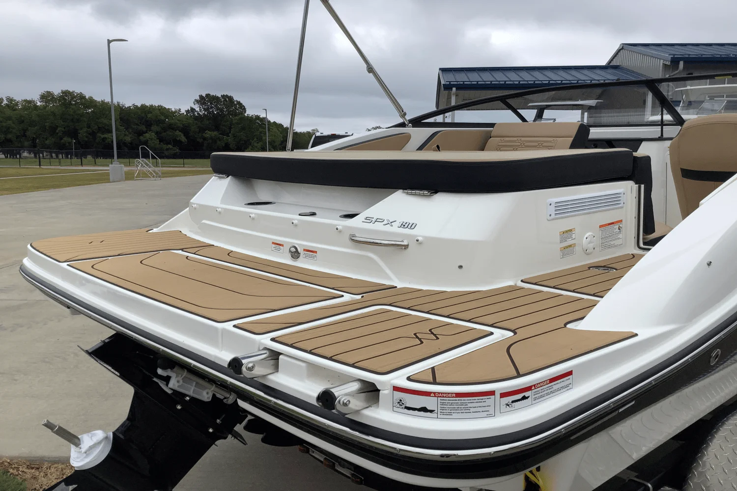 2025 Sea Ray SPX 190 Image Thumbnail #6