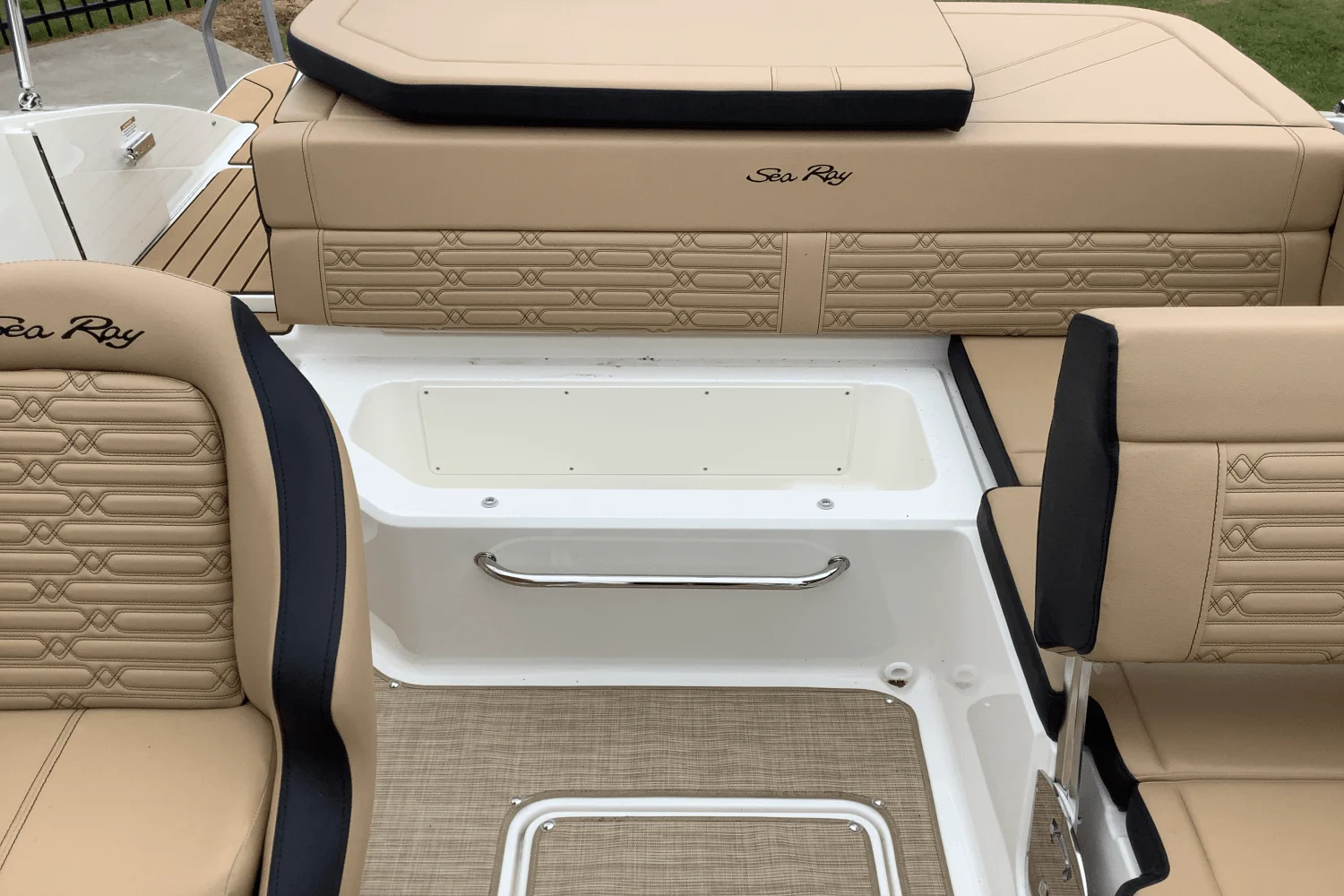 2025 Sea Ray SPX 190 Image Thumbnail #16
