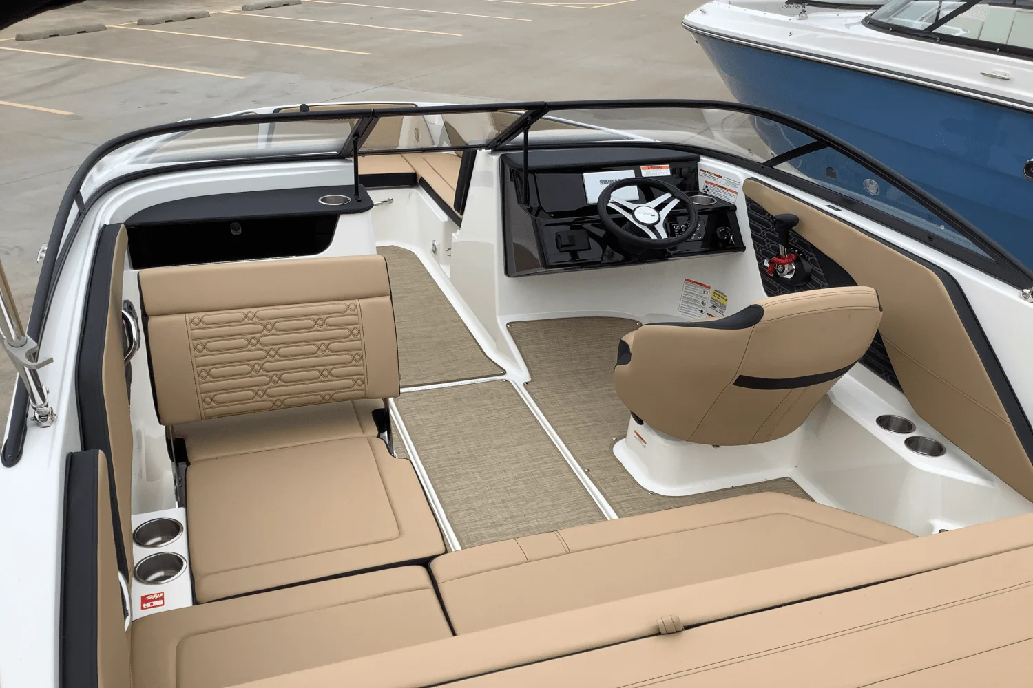 2025 Sea Ray SPX 190 Image Thumbnail #9