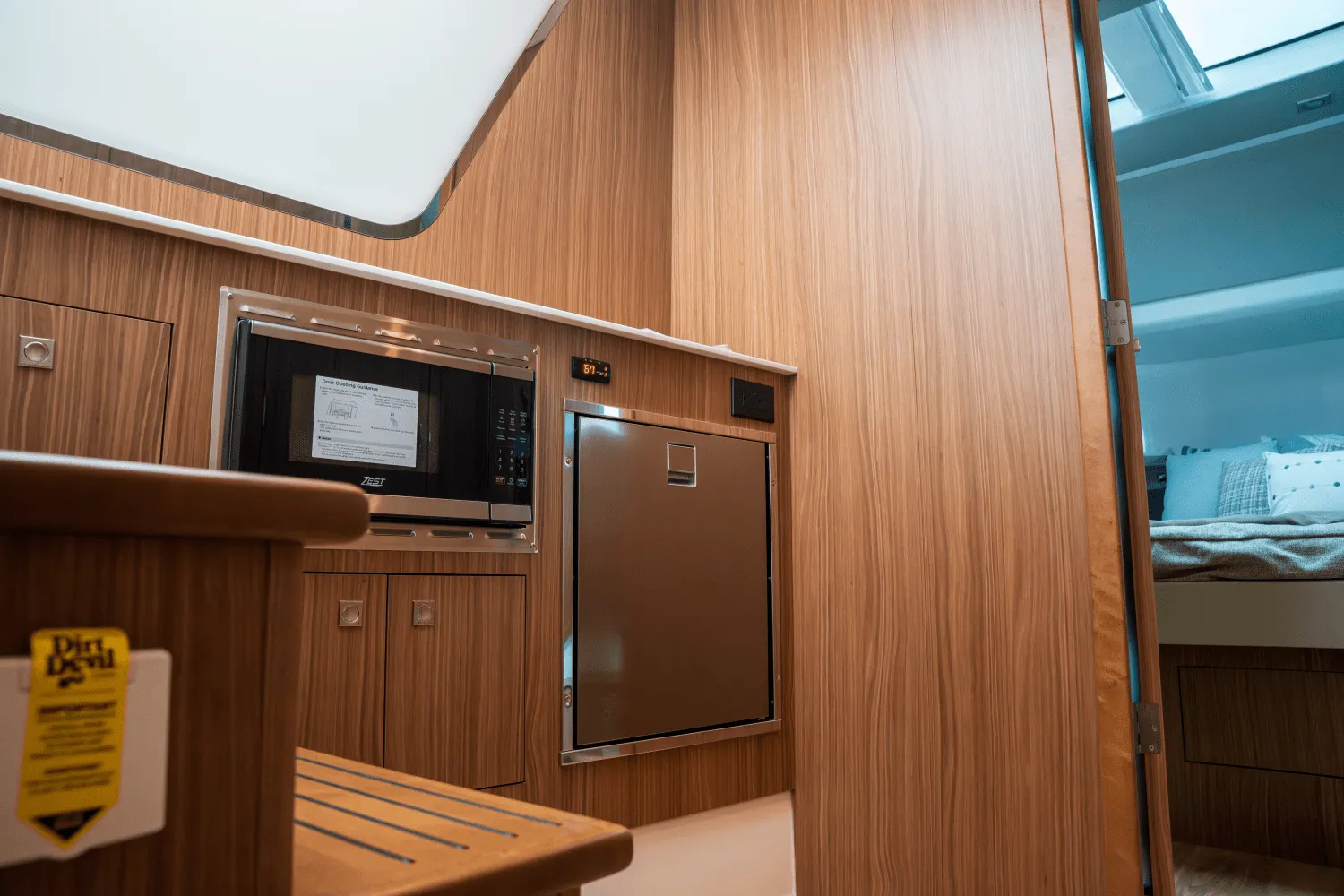 2026 Cruisers Yachts 50GLS OB Image Thumbnail #34