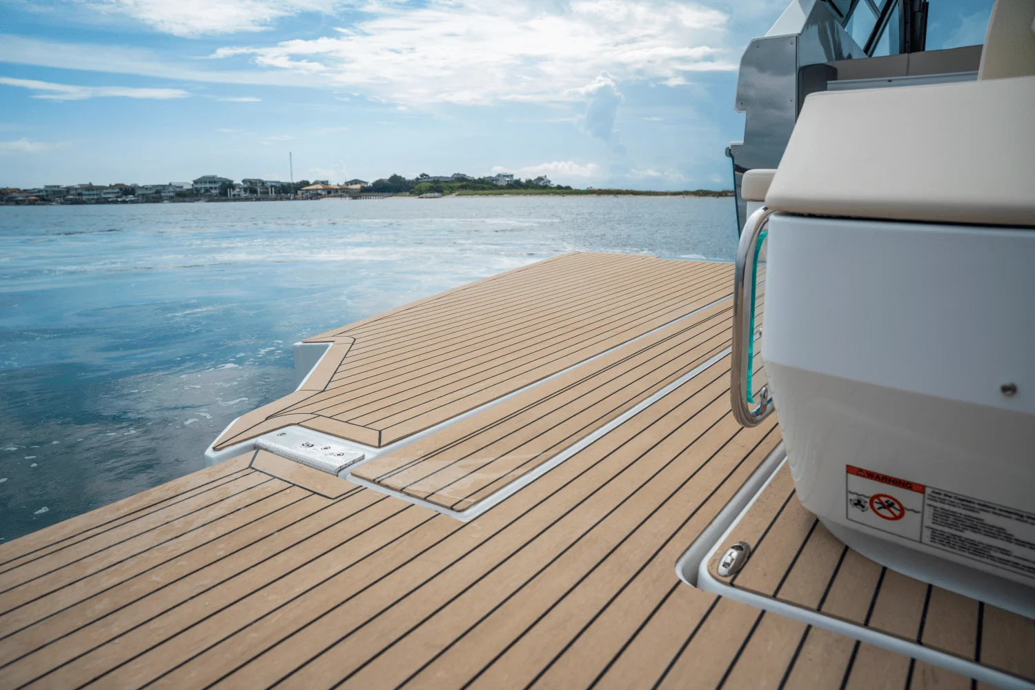 2026 Cruisers Yachts 50GLS OB Image Thumbnail #22