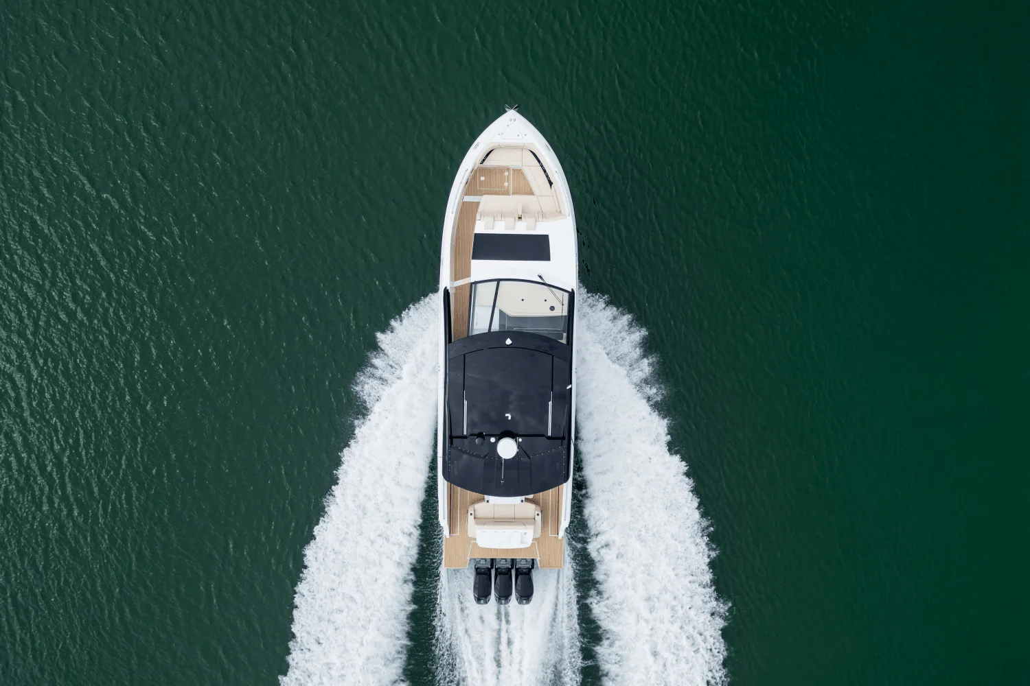 2026 Cruisers Yachts 50 GLS Outboard Image Thumbnail #6