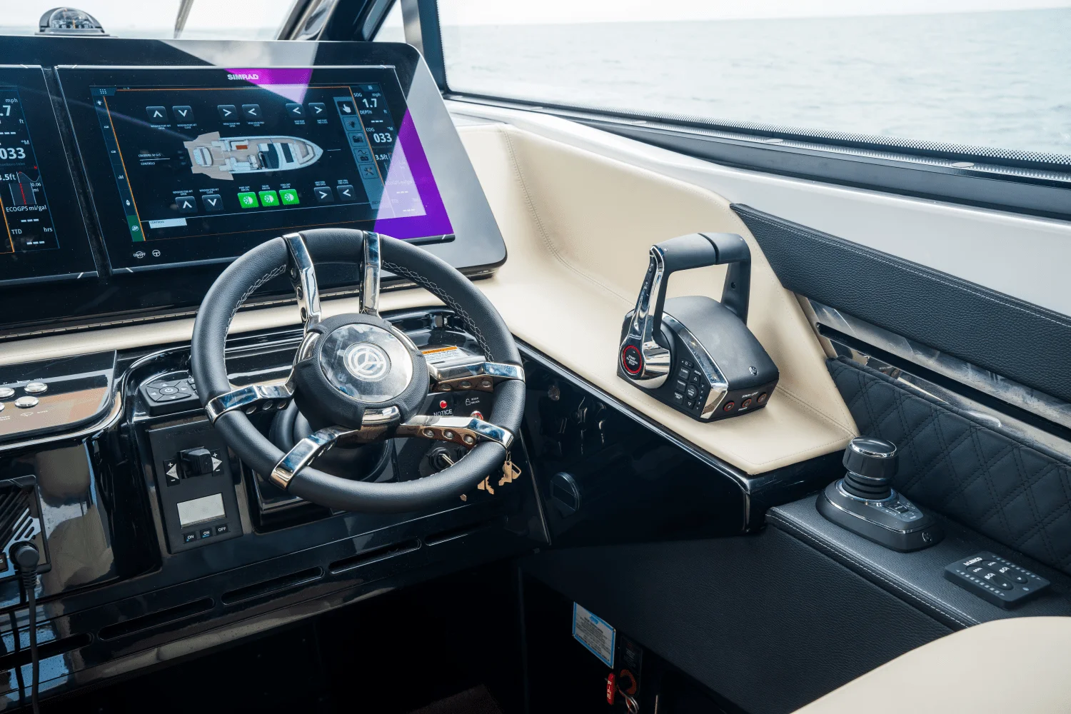 2026 Cruisers Yachts 50GLS OB Image Thumbnail #48