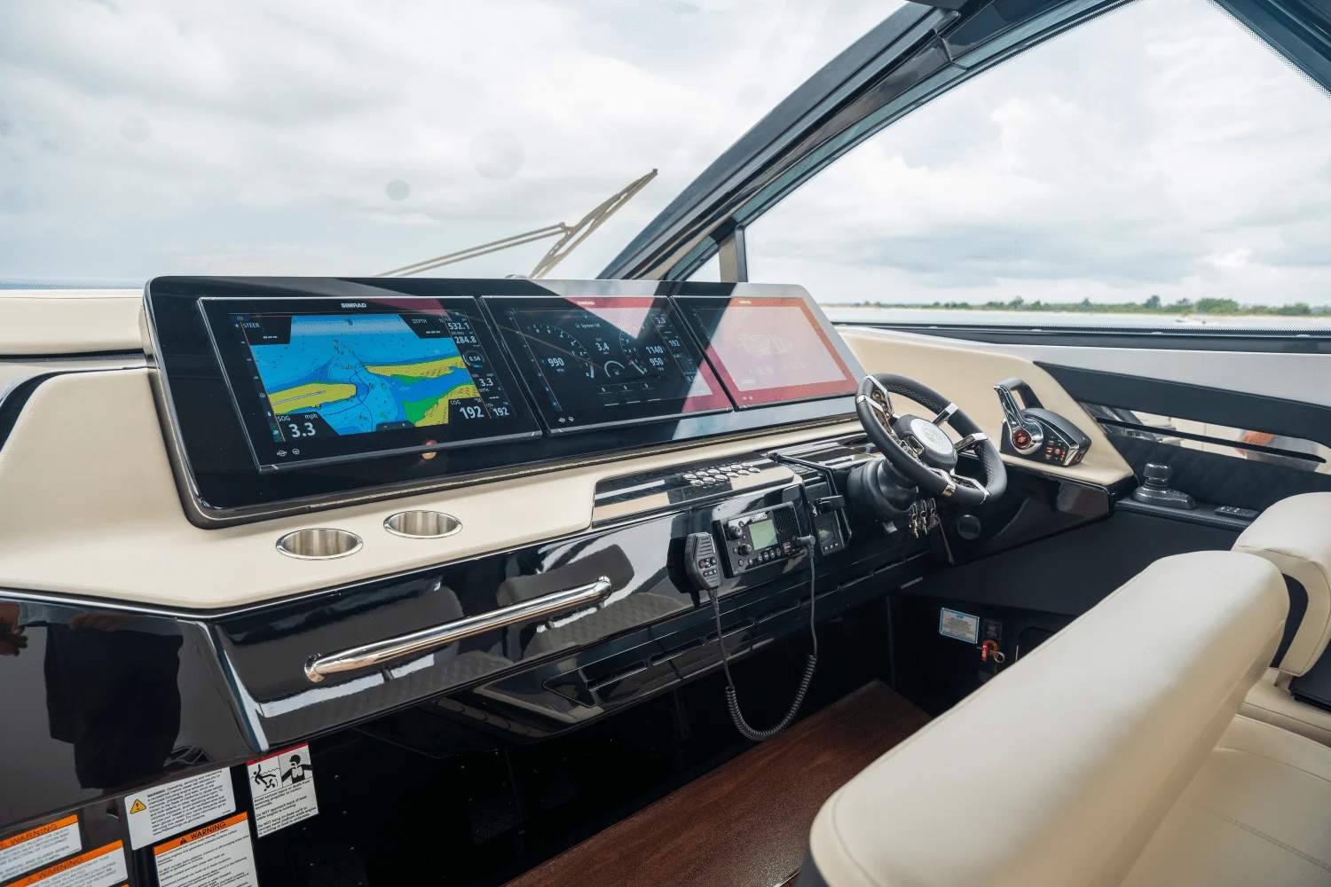 2026 Cruisers Yachts 50 GLS Outboard Image Thumbnail #47