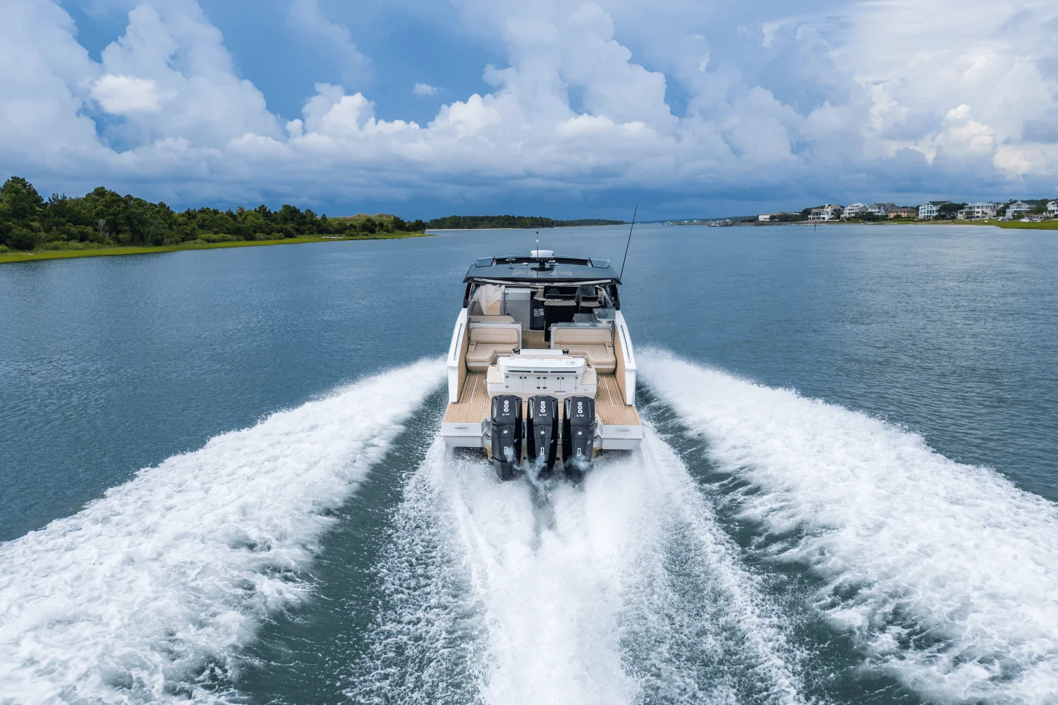 2026 Cruisers Yachts 50GLS OB Image Thumbnail #14