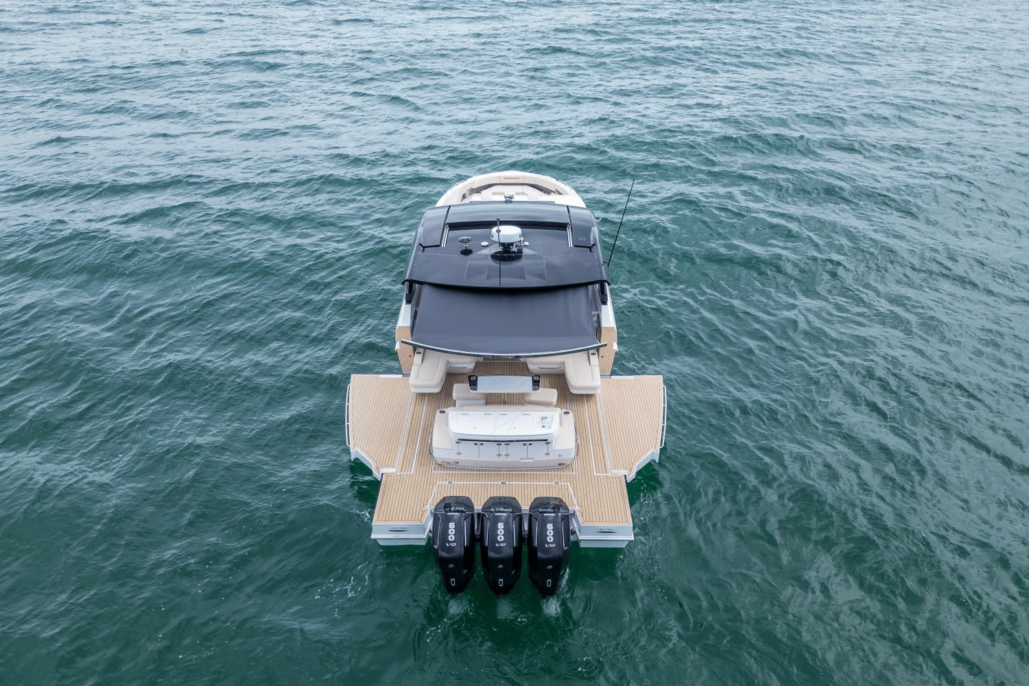 2026 Cruisers Yachts 50GLS OB Image Thumbnail #8