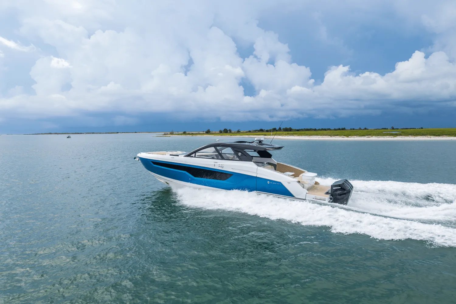 2026 Cruisers Yachts 50GLS OB Image Thumbnail #3