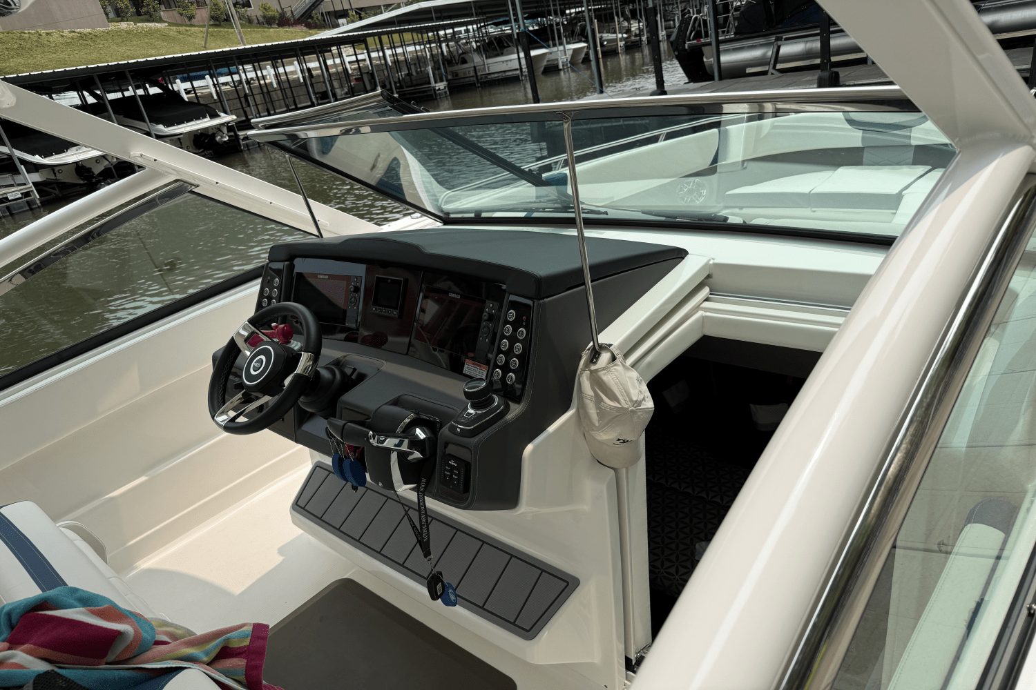 2024 Chaparral 300 OSX Image Thumbnail #19