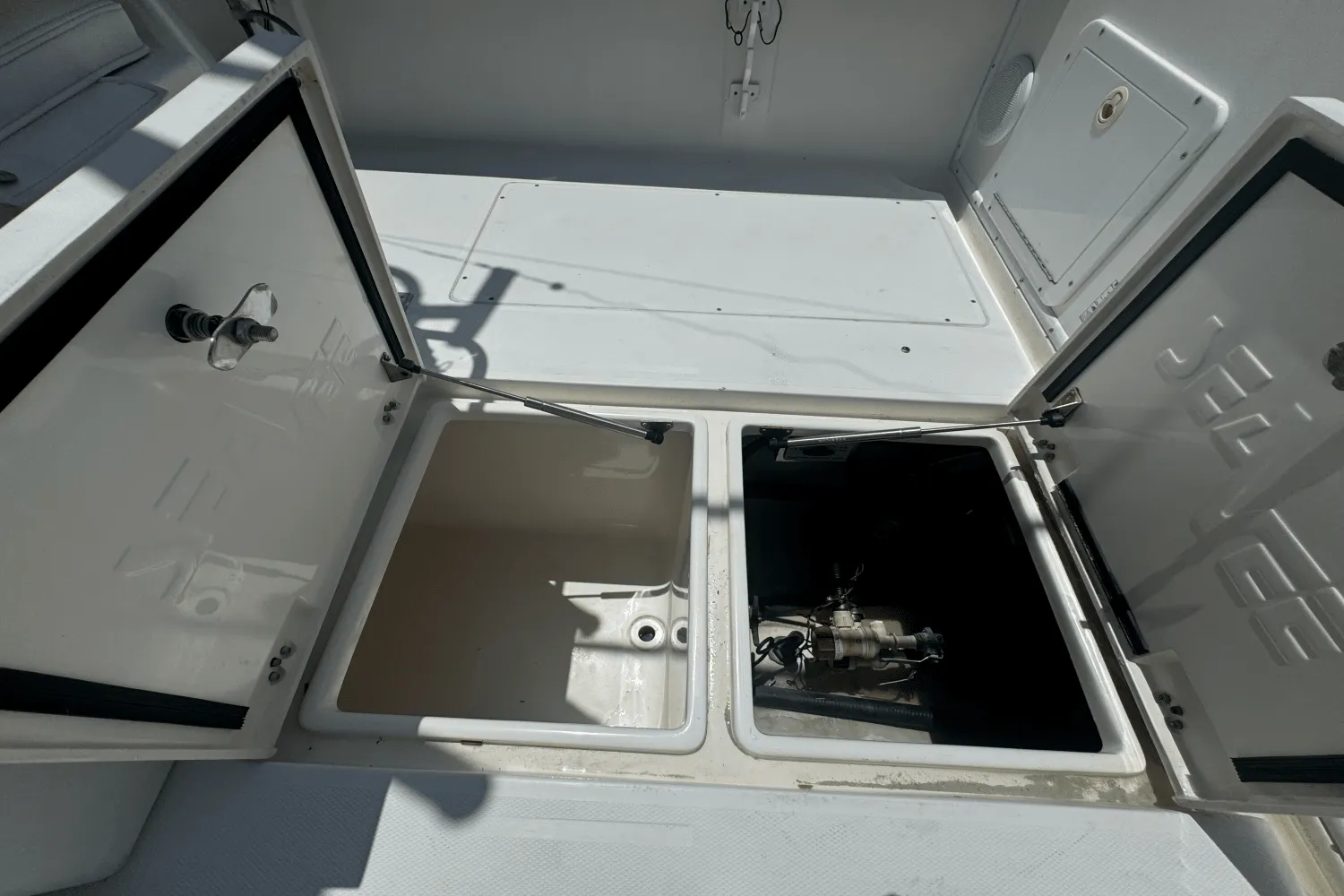 2006 SeaVee 290B Image Thumbnail #30