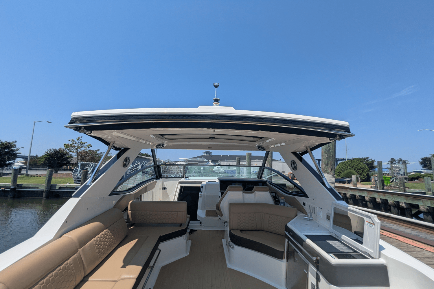 2023 Sea Ray 320 DA Image Thumbnail #22