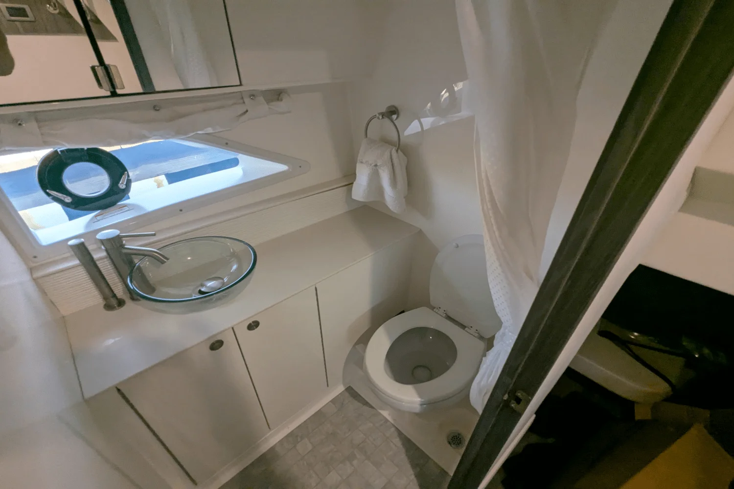 2023 Sea Ray 320 DA Image Thumbnail #50