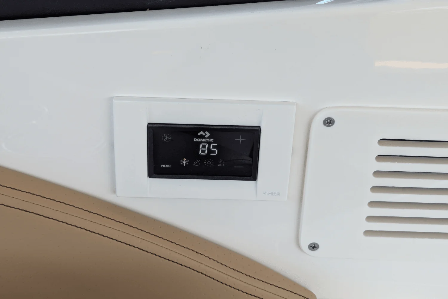 2023 Sea Ray 320 DA Image Thumbnail #44