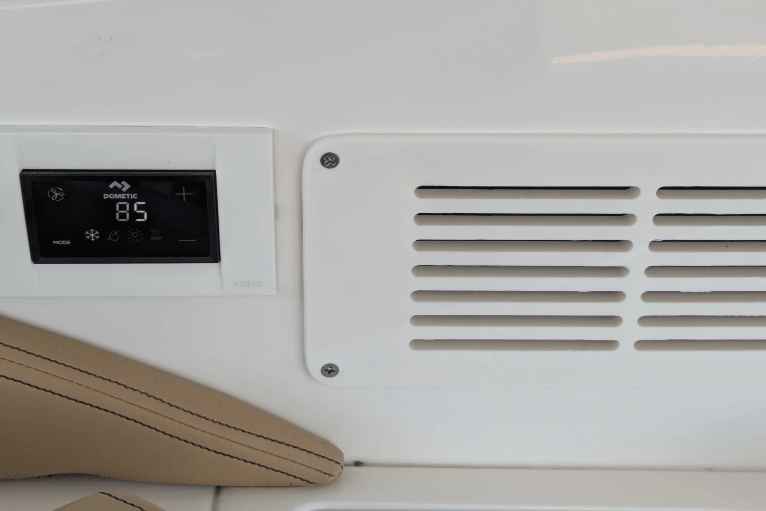 2023 Sea Ray 320 DA Image Thumbnail #45