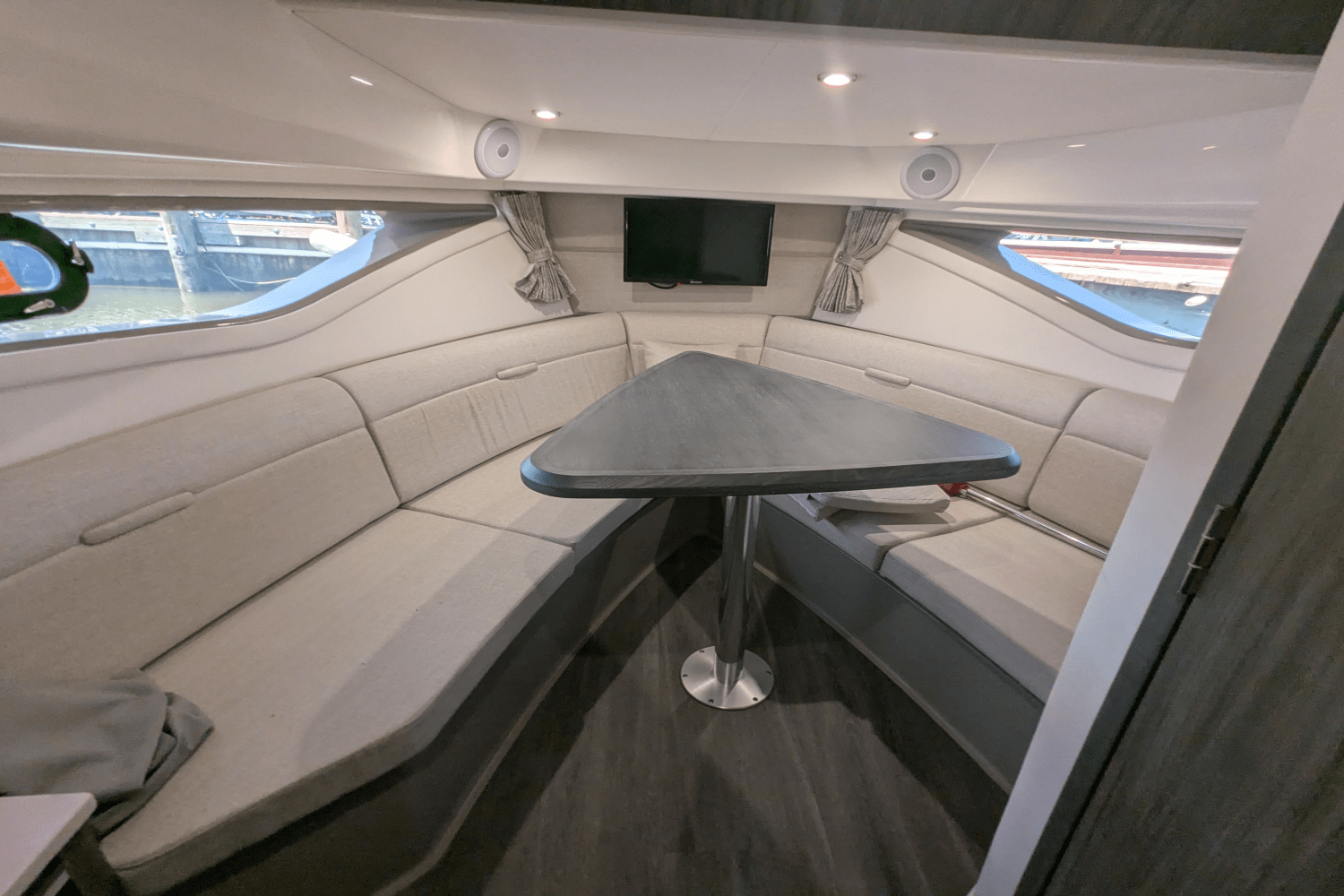 2023 Sea Ray 320 DA Image Thumbnail #47