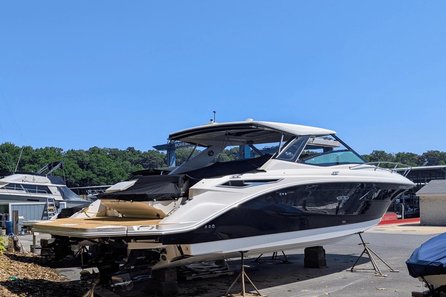 2023 Sea Ray 320 DA Image Thumbnail #63