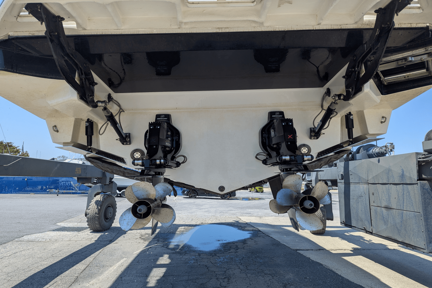 2023 Sea Ray 320 DA Image Thumbnail #57