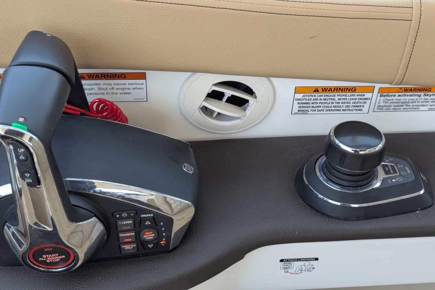 2023 Sea Ray 320 DA Image Thumbnail #43