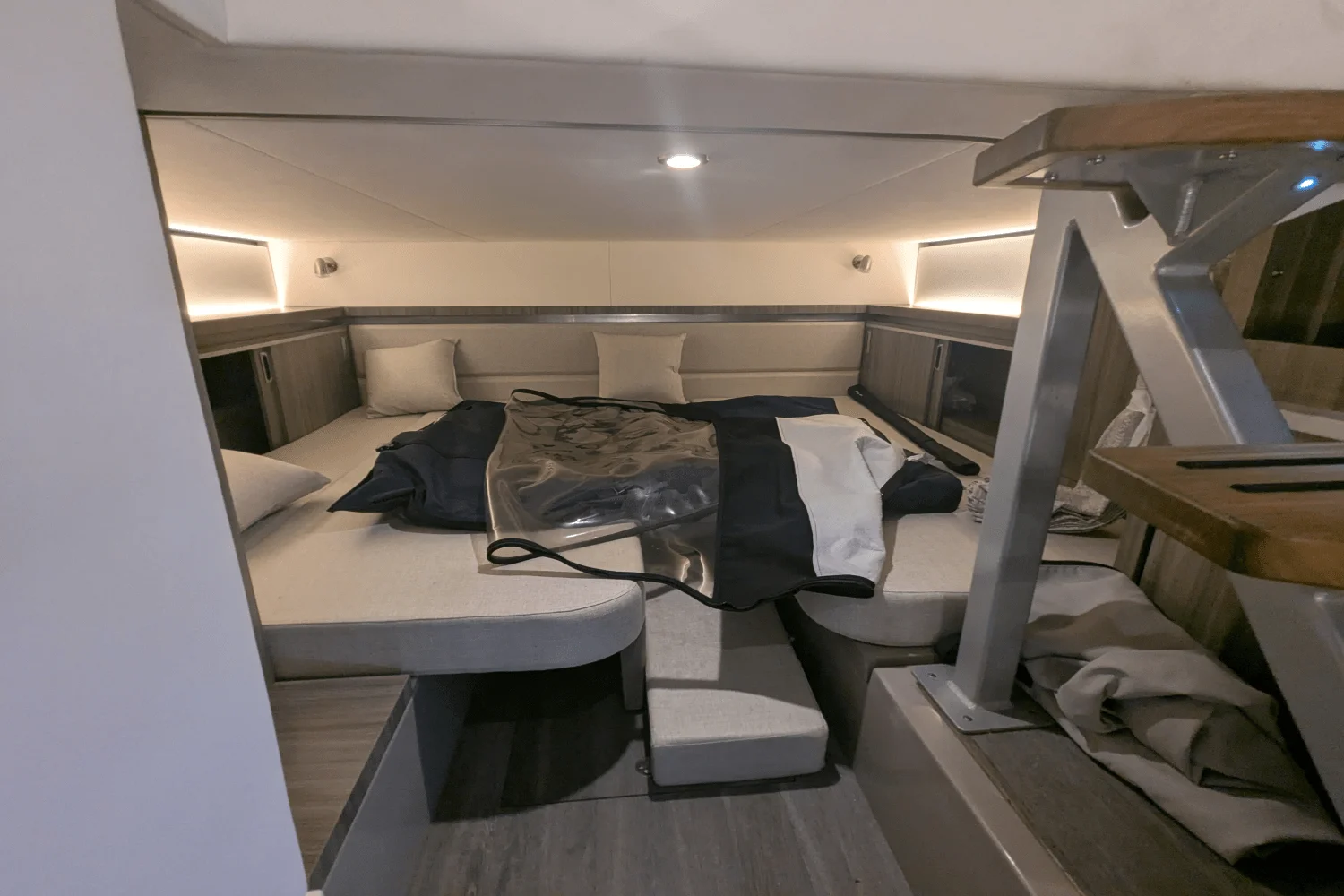 2023 Sea Ray 320 DA Image Thumbnail #51