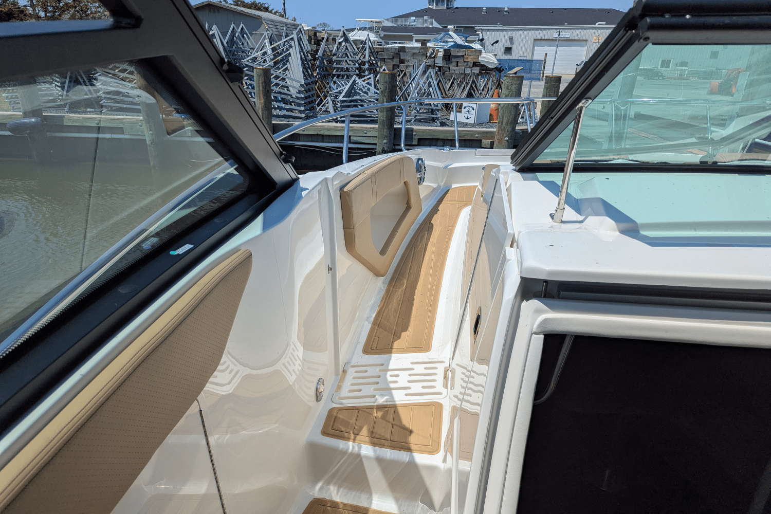 2023 Sea Ray 320 DA Image Thumbnail #32