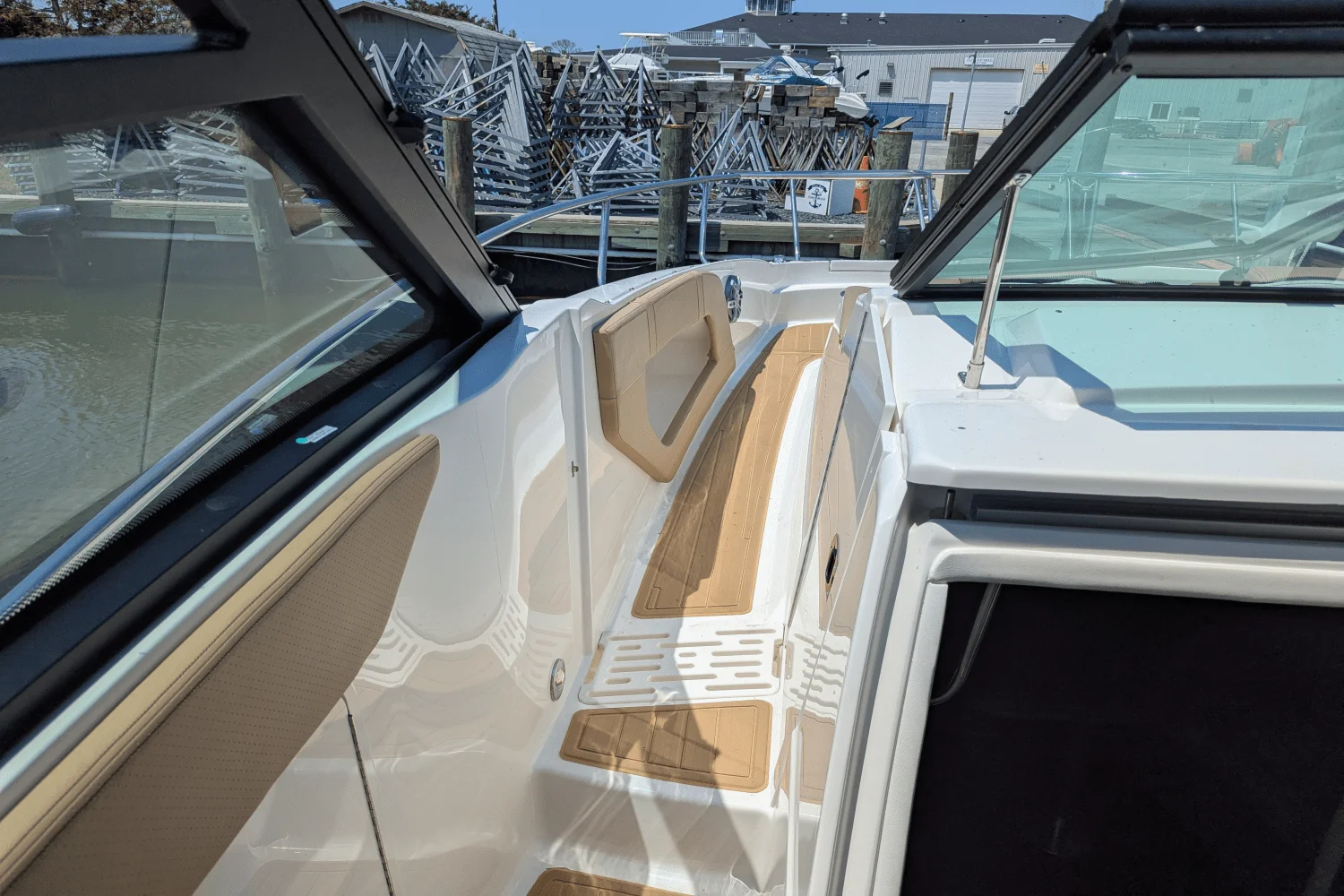 2023 Sea Ray 320 DA Image Thumbnail #32