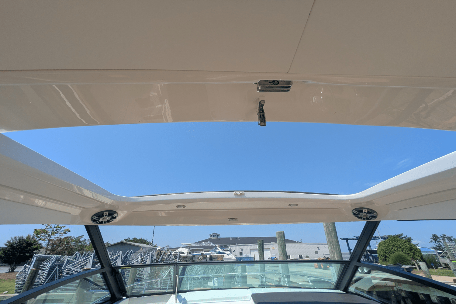 2023 Sea Ray 320 DA Image Thumbnail #21