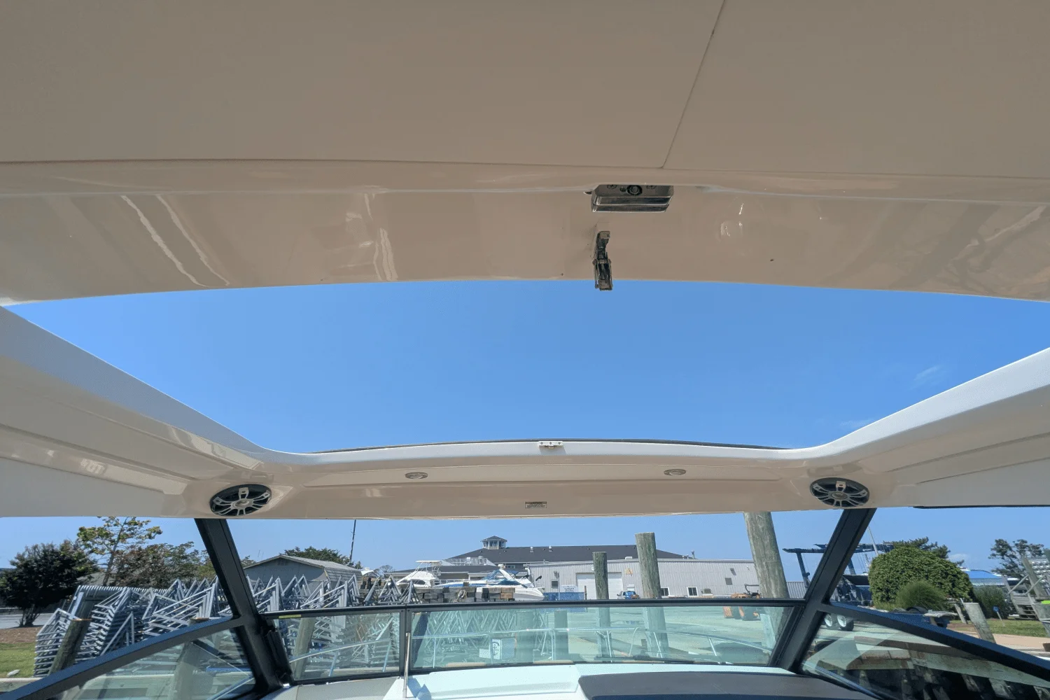 2023 Sea Ray 320 DA Image Thumbnail #21